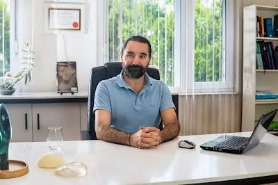 Dr. med. Bora Yücel