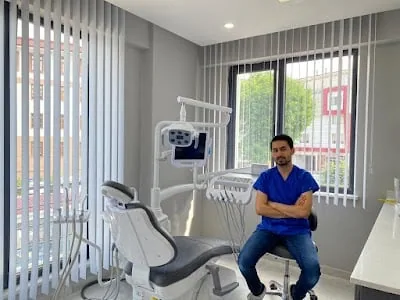 Diş Hekimi Ömer ZENCİRLİ