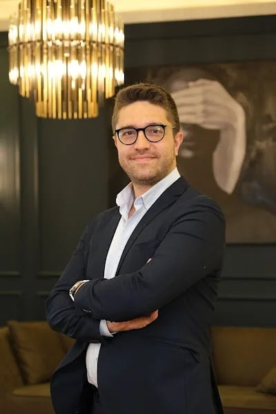 Dr. Erman Ak