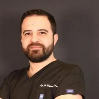 د. جراح Uğur Horoz
