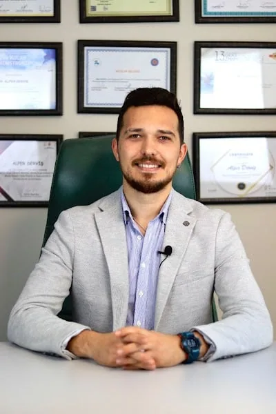 د. جراح Alper Derviş