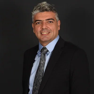 دانشیار Mustafa Burak Akselim