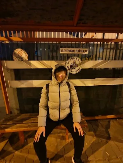 Zahnarzt Agah Tümay Akgün