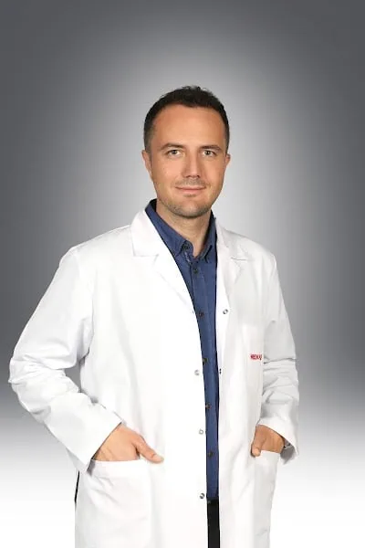 دانشیار Deniz Kulaksız