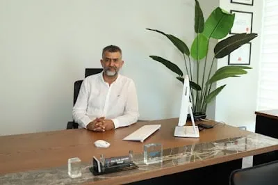 أستاذ مشارك Mehmet Akif Diri