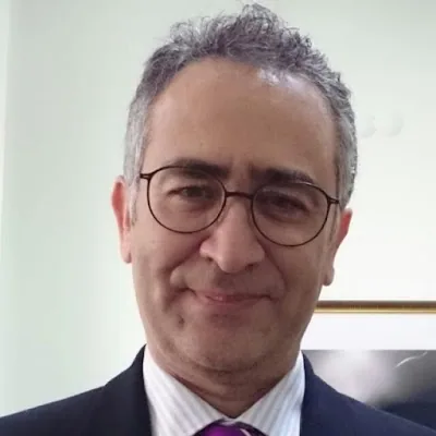 بروفيسور Hüseyin T. E. Özer Iç Hastalıkları ve Romatoloji Uzmanı