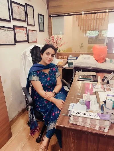Dr Dr Priyanka Prakash