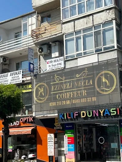 Diş Hekimi Özgür Dinç