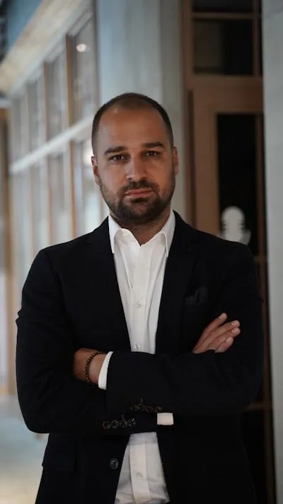 Dent. Çağdaş Yakın